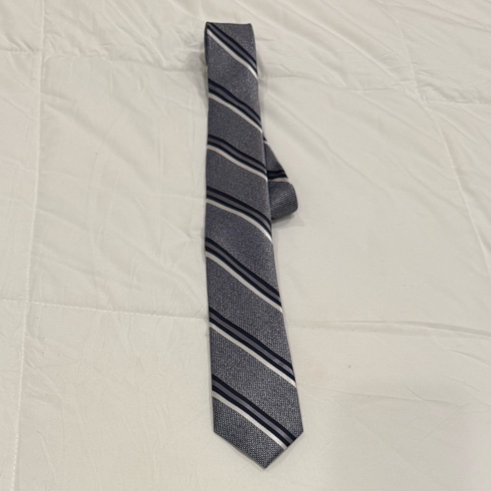 **Savile Row London 100% Silk Tie – Gray & Black – 59"**